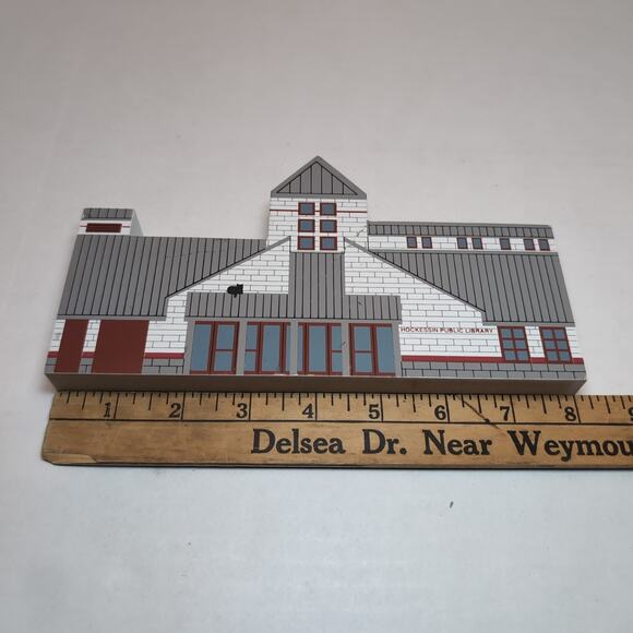 The Cat's Meow New Hockessin Library Newark Delaware 1995 Shelf Sitter DE - Picture 8 of 8